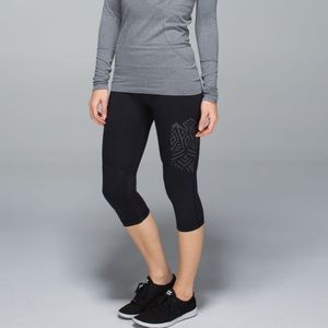 Lululemon Stash it Crop